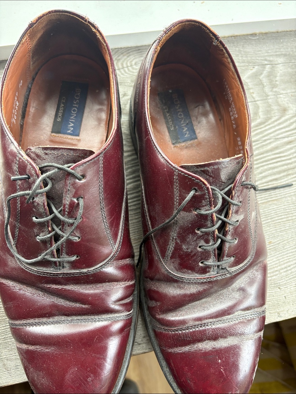 Bostonian Men’s Burgundy Leather Cap-Toe Oxfords